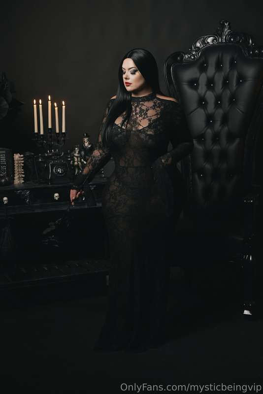 Day 9/31 days of Halloween | Morticia from the Addams family.. 1