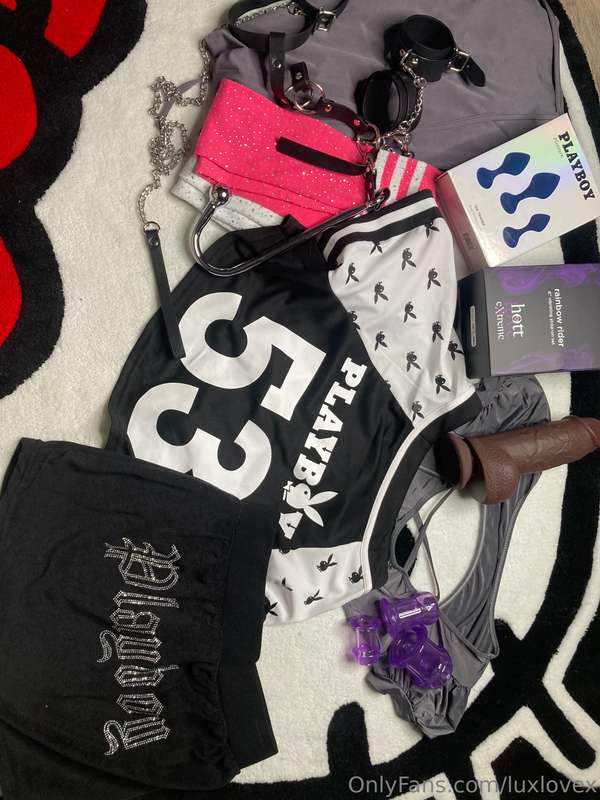 scroll to see all my bday gifts 🎁❤️ thank you all so so much.. 2