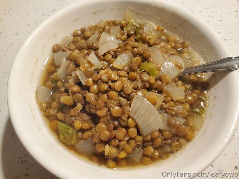 Lentil with chickpeas and mushrooms, or onion and green pepp.. 2