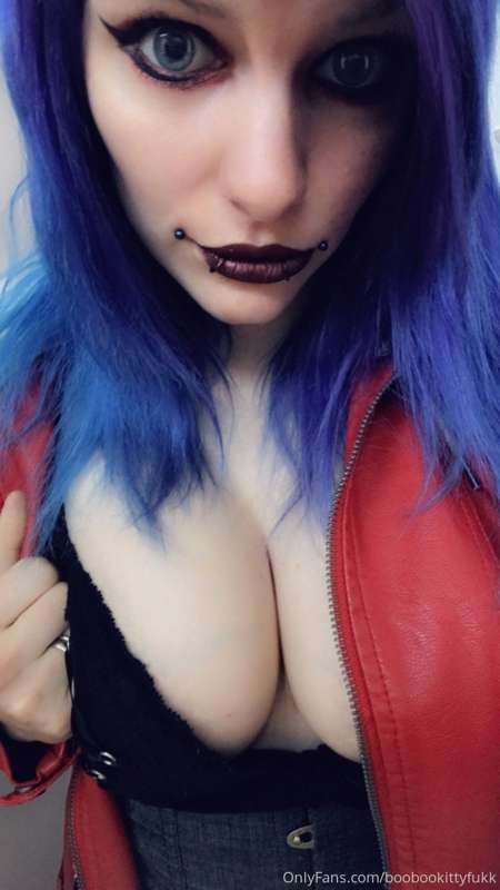 ITS MY BIRTHDAY IN 10 DAYS!!!!  Who wants to help me buy a n..