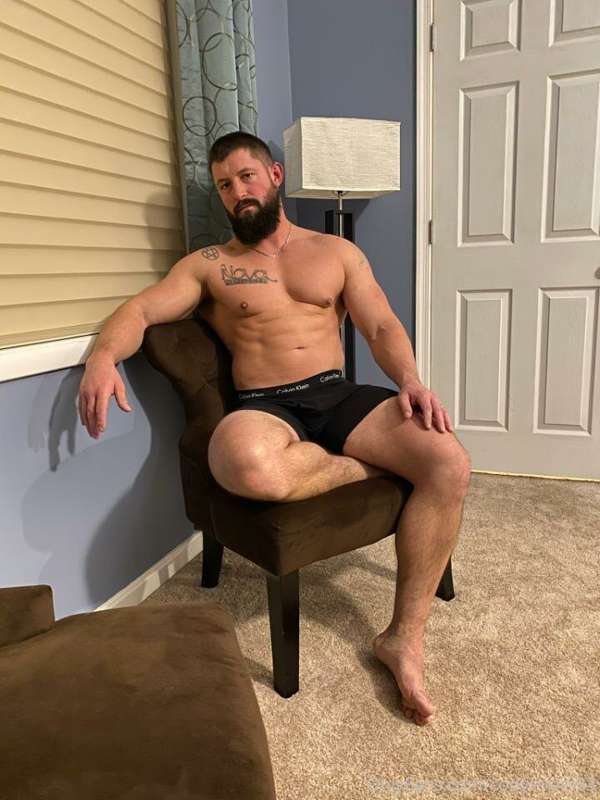 What would you sit and chat with me about? 😏