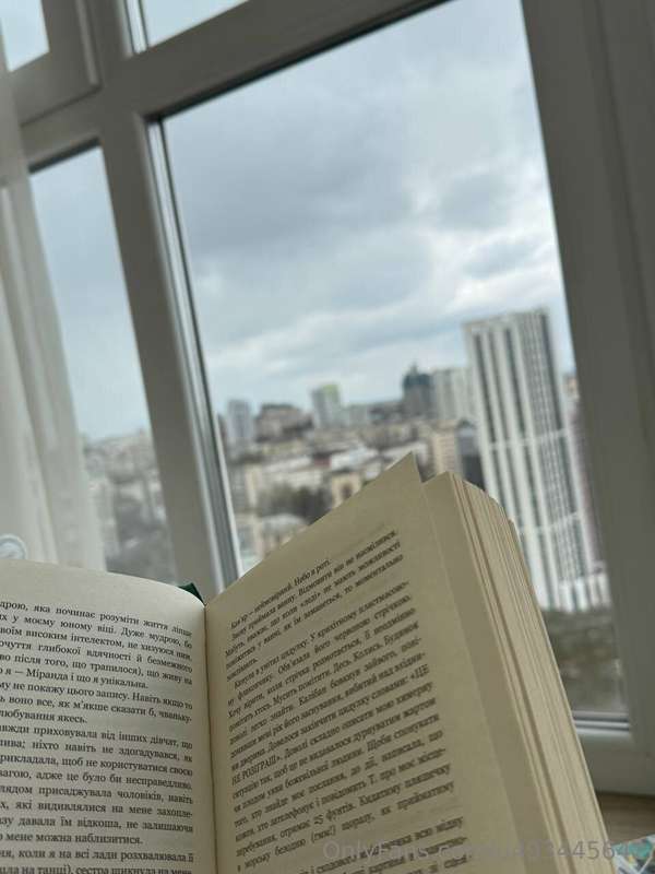 I also absolutely love reading, and they do say that smart g..