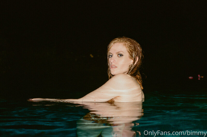 UNDERWATER - 28 PHOTOS

We're going in, folks. IN THE WATER... 23
