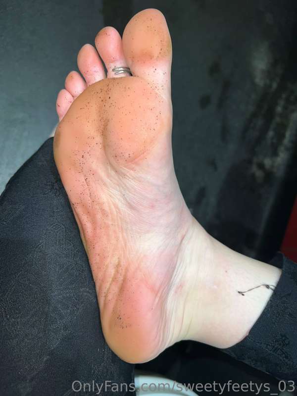 Come and lick that dirt off 😈