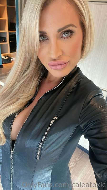 Today all in leather 😘