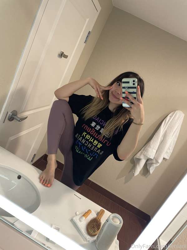 Hi :)
So ya I guys probably know I’ve been away cuz family s.. 3
