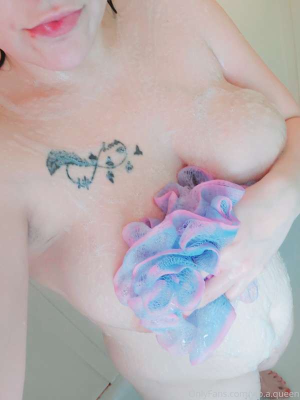 Shower time after being a very dirty girl this morning😏