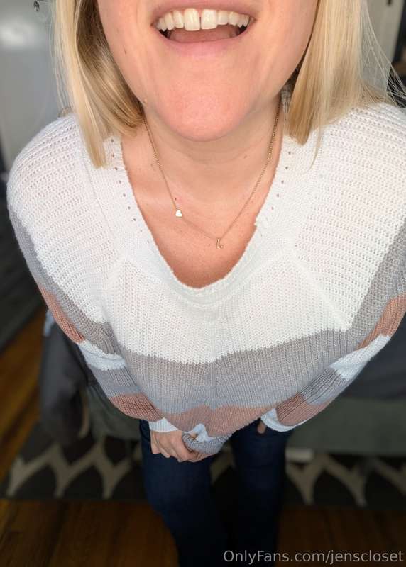Brr! It's sweater weather for sure! 🥶❄️🧊 Will you come warm ..