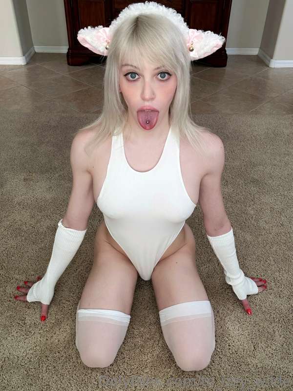 ✨ SUPER PHOTO DROP TODAY 120+ ✨

Izzy lamby has returned and.. 34
