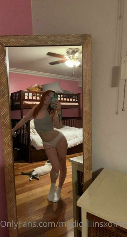 happy sunday! 💋 dm me on onlyfans.com/madicollinsxo if ur in..