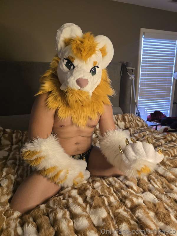 I love this blanket for August, it's just so sexy and soft a.. 8