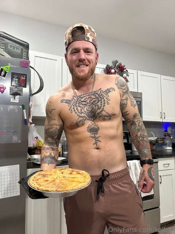 Hey guys, I baked a pie. What do you like better, apple pie .. 4