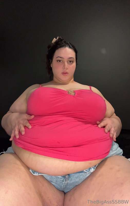 I love when my belly just barely peeks out of a shirt, I thi..