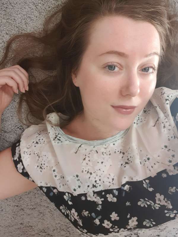 Floor selfies 🌙 1