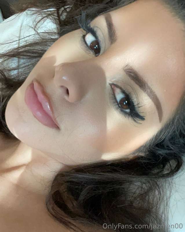 LIVE TONIGHT AT 5PM PST