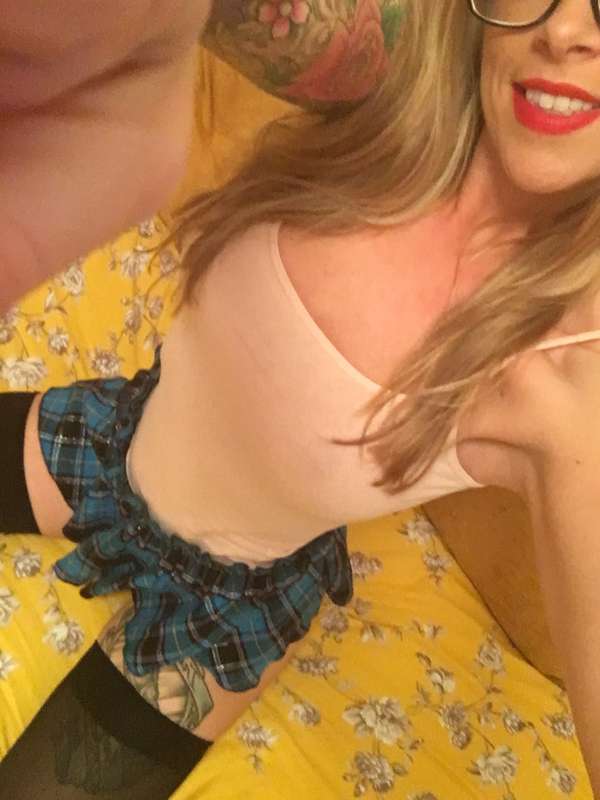 Naughty school girl pic set 