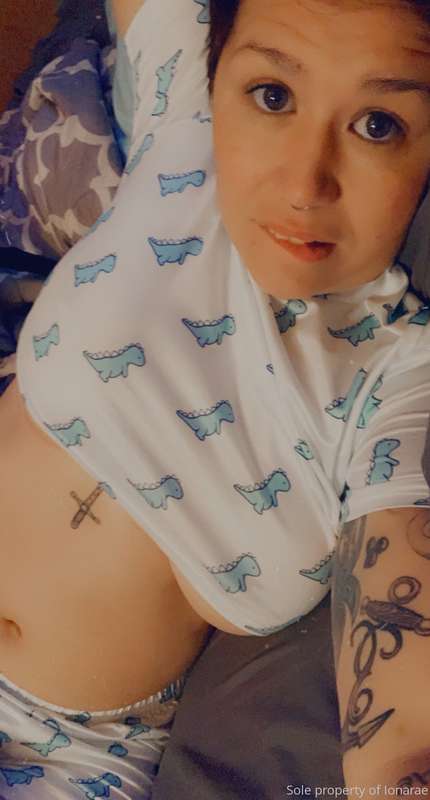 Good morning babe, play in bed with me this morning before w..