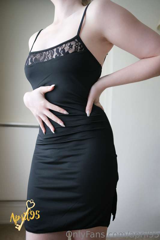 A little something for you all. 💗
Goddess looking a little m.. 1
