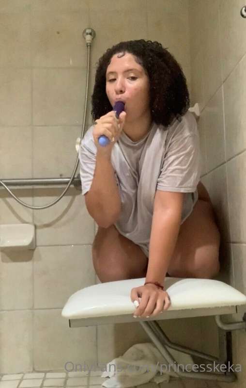 You wanna see how I play with myself in the bathroom? Then m..
