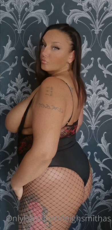 Do you like side boob shots?