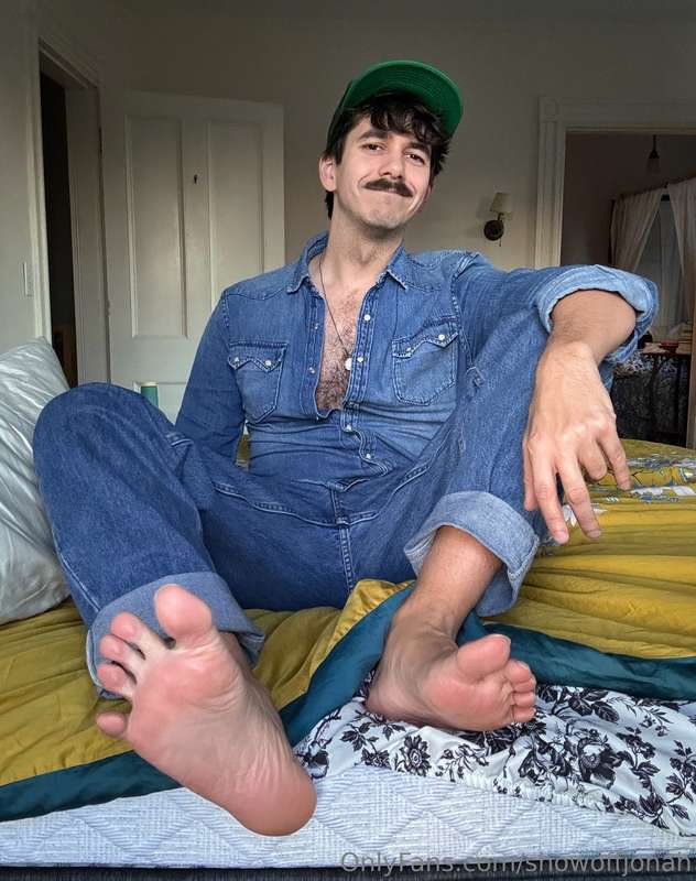 Pardon my not being naked for this- I’ve just gotten settled.. 1