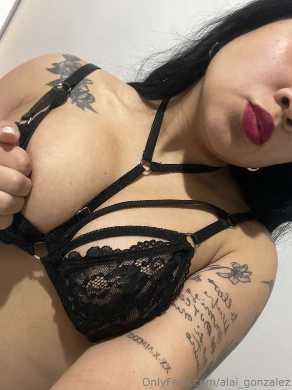 Unlock the photo and warm up with me 😋💦 you're going to see ..