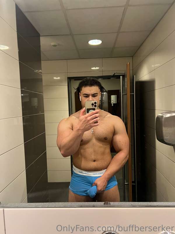 🦍 4