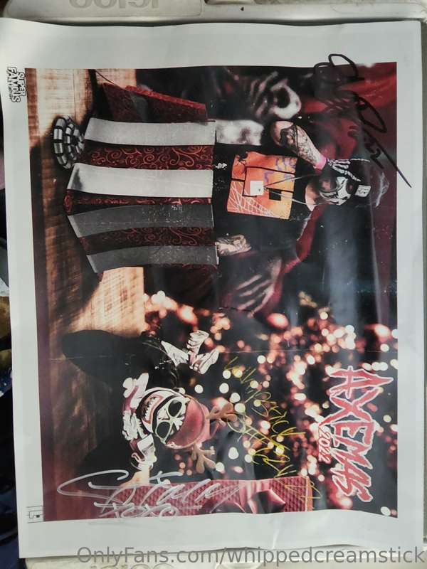 The next giveaway item.. autographed 8X10 featuring us and a..