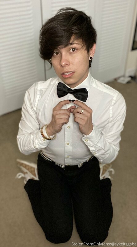 Soooo, anyone into guys in suits like I am ?? Here’s the pic.. 15