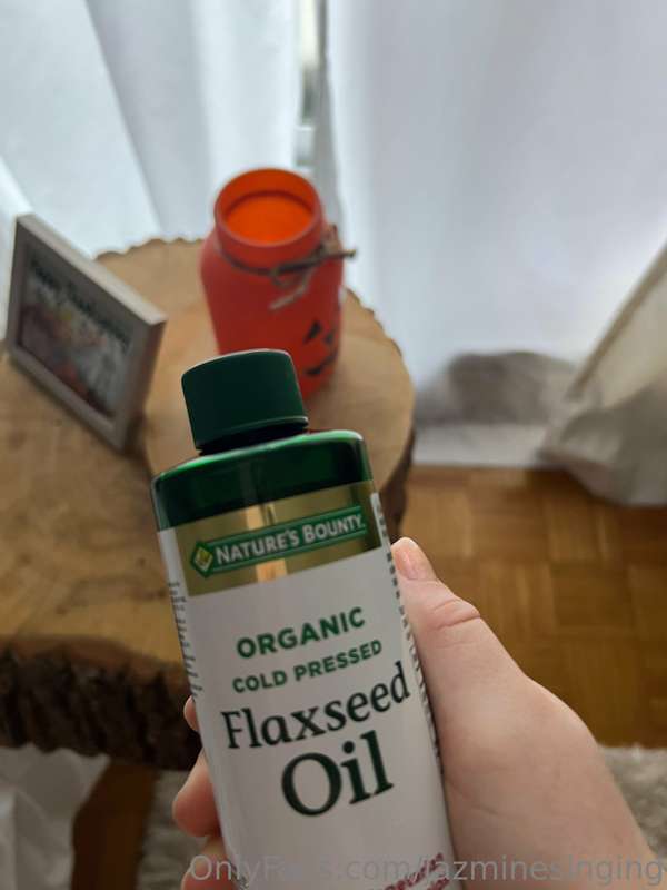 Out of the shower and just rubbed this all over my titties💦💦..