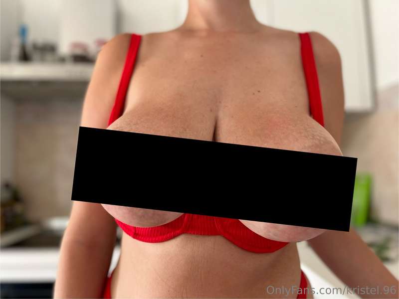Oggi mi sono svegliata con due grosse voglie 🤪 Che ne dici d..