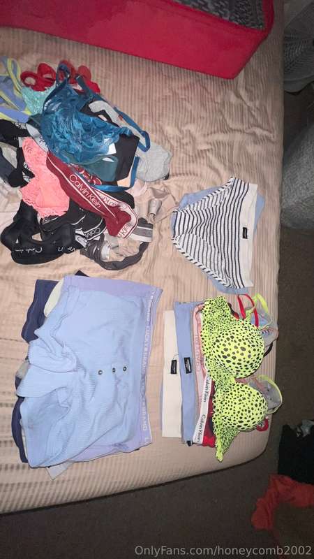 Selling all!! Thongs, cheeky, boy shorts, bras, sports bra. ..