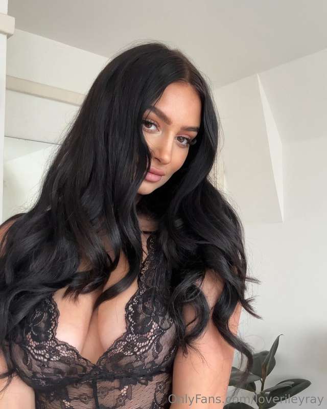 Cum on my titties? 🤭