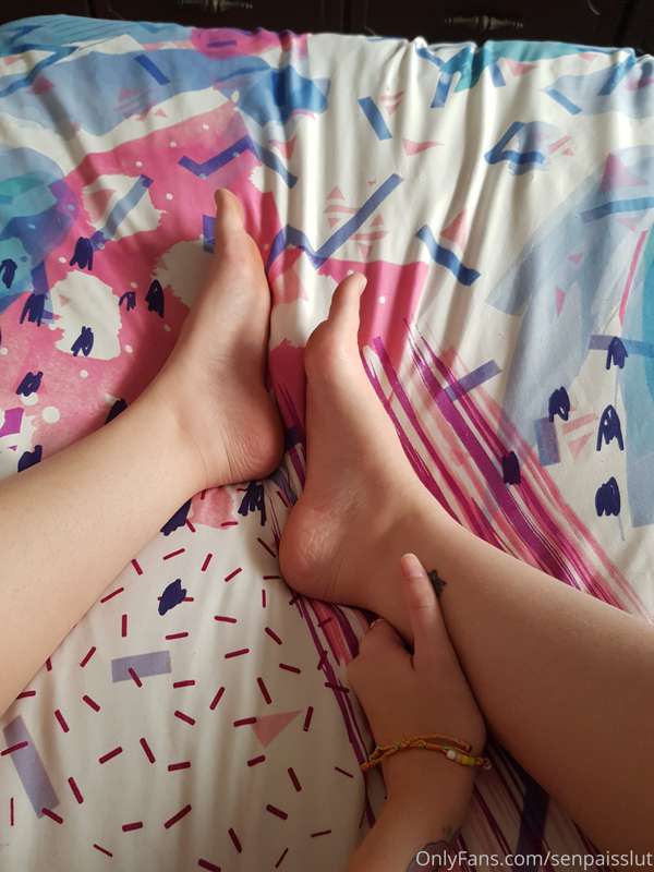 Do you like watching me take off my socks? 2