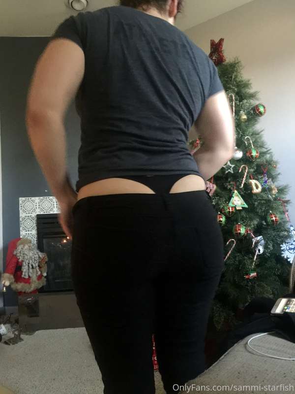 I have some big time whale-tail going on today with these je.. 11