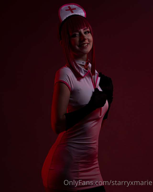 Nurse Makima is here to do your bloodwork ♡ 9