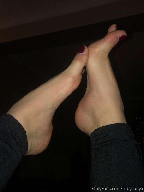 Foot fetish guys!! 👣

What is your favourite thing about a w.. 7
