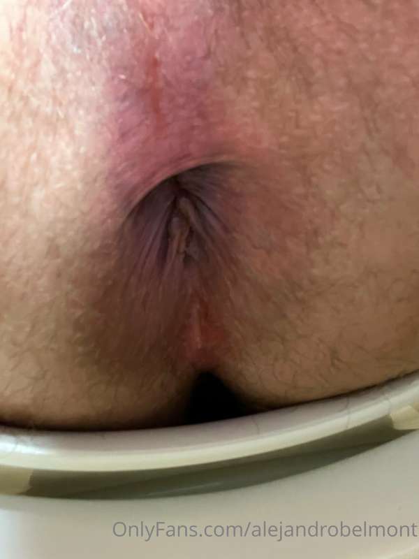 Got horny in the bathroom 😈
*open to see full images*
*abre .. 3
