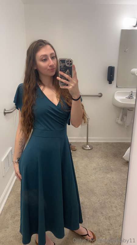 dressed up pretty 💙