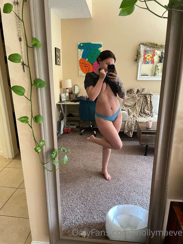 I am very hungover (horny)