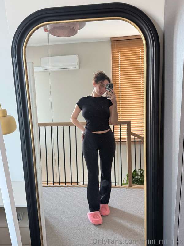 Comfy around the house 💞😊