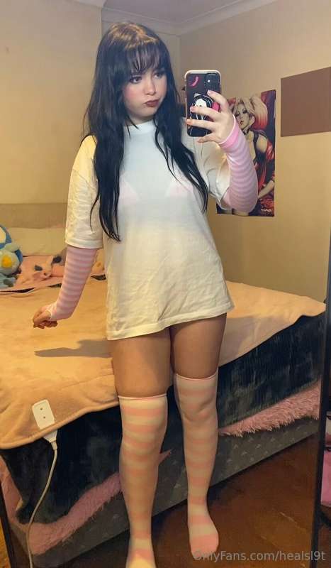 Wanna see me take it all off daddy? Dm me