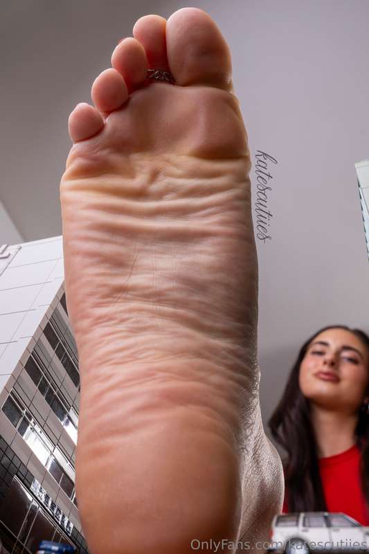 Big soles, tiny city😘