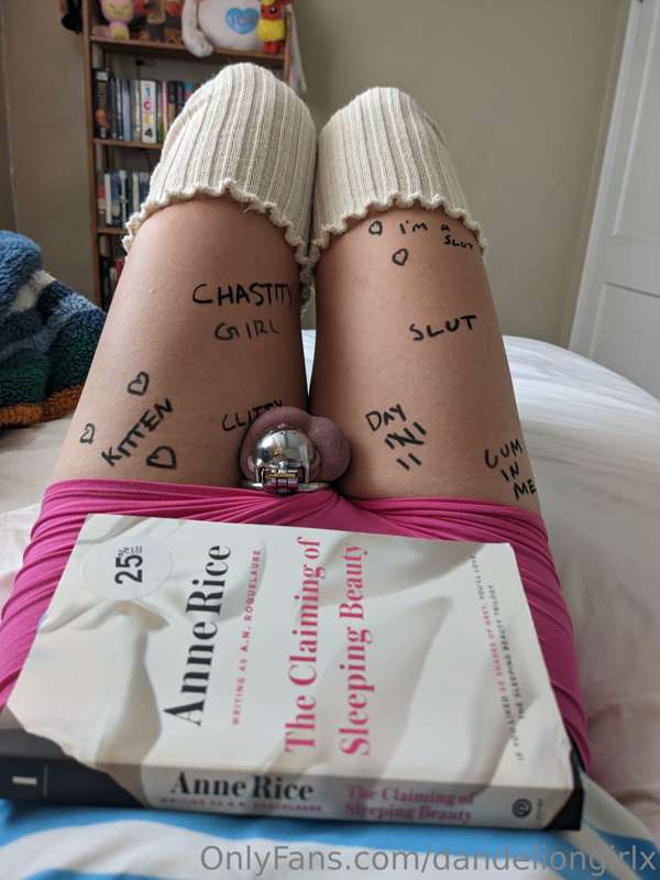 Do you want to read erotica with me? 💕 1