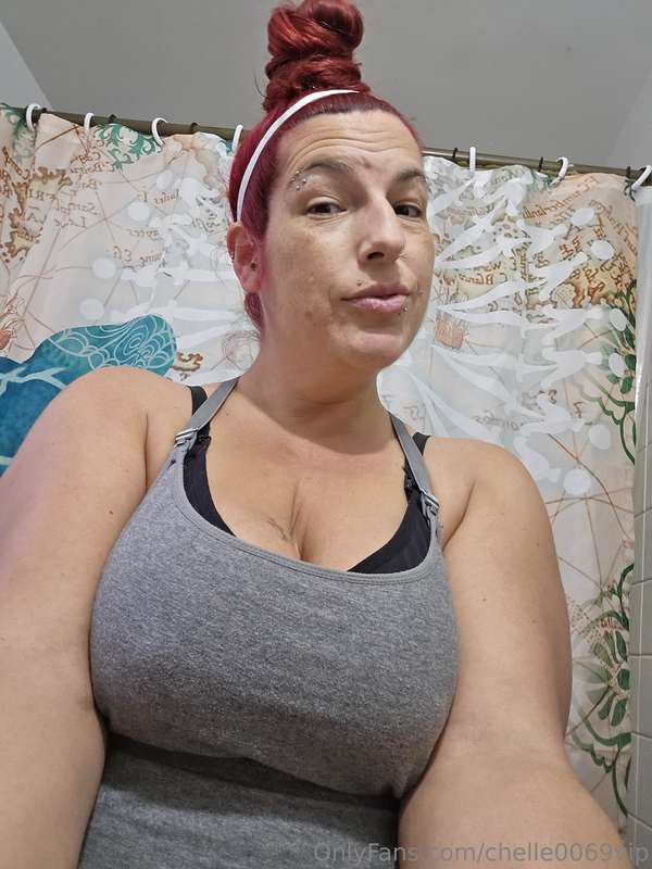 Hey guys happy SATURDAY 🥰  So sorry i went on a semi hiatus ..
