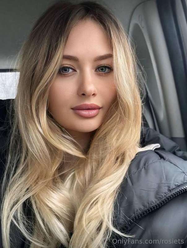 Just a friendly Ukrainian girl ➡️ 💋 @nnut_ella spreading lov..