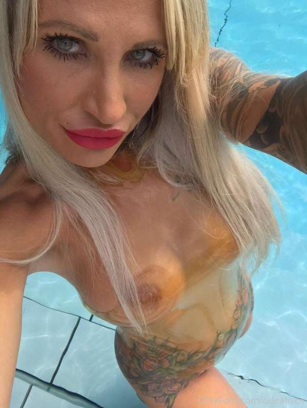 Fun in the pool with ultra-transparent latex body, only nake.. 1