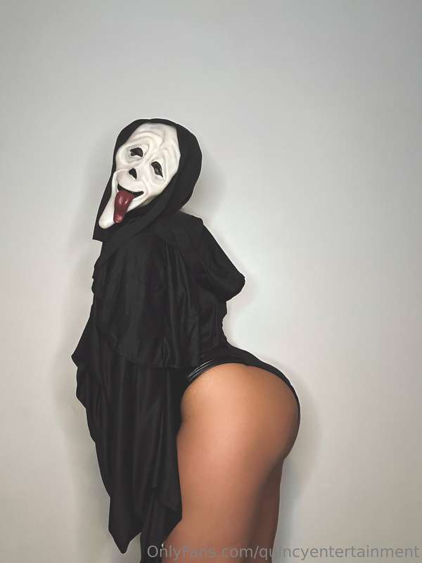 its spooky season join my VIP @quincyland to see all these x..
