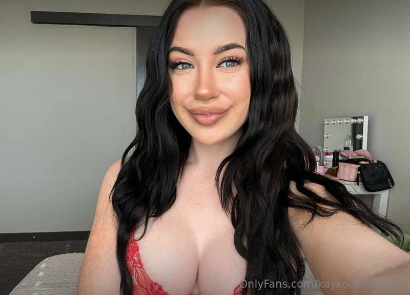 @baileybabbyy loves talking with new people online😍 that’s w.. 2