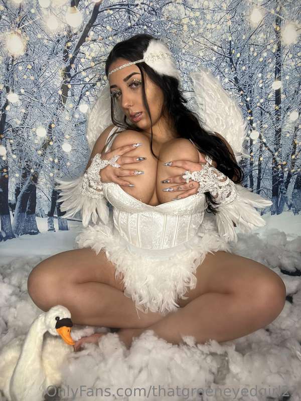 On the 7th day of Christmas my true love gave me to me, a bu.. 17